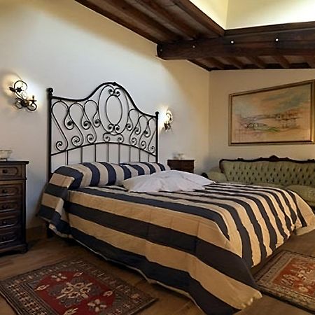 La Pecora Ladra Appartamenti 蒙塔尔托迪卡斯特罗 外观 照片